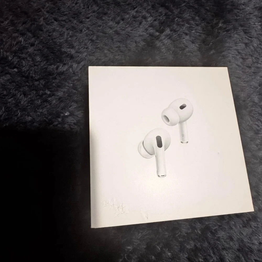 Apple AirPods Pro with Charging Case - White